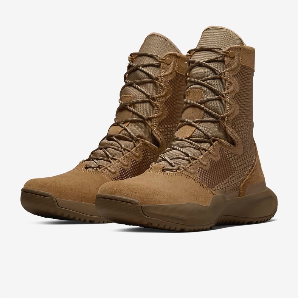 Nike SFB B1
Tactical Boot